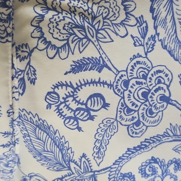 LuLaRoe Blue and White Print Valentina Button-Down Top NWOT - Picture 3 of 12